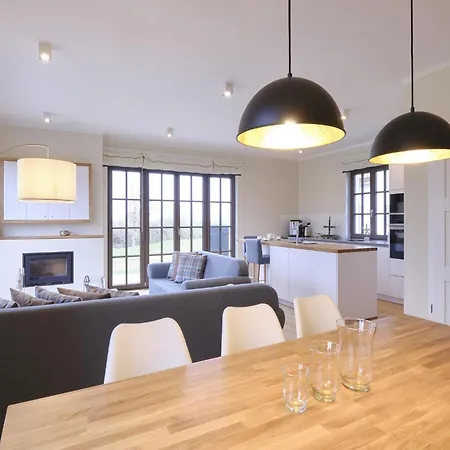 Reetland Am - Luxusplus Reetdachvilla Mit 4 Schlafzimmern, Aussensauna, Loungebereich Und Kamin H06 Dranske