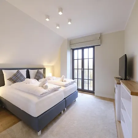 Villa Reetland Am - Luxusplus Reetdachvilla Mit 4 Schlafzimmern, Aussensauna, Loungebereich Und Kamin H06