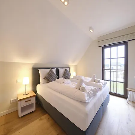 Villa Reetland Am - Luxusplus Reetdachvilla Mit 4 Schlafzimmern, Aussensauna, Loungebereich Und Kamin H06 *